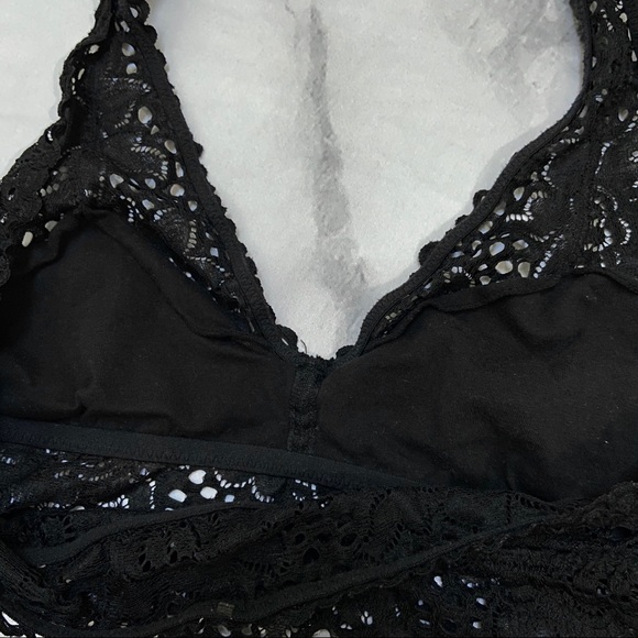Black Lace Halter Bralette - Picture 3 of 5